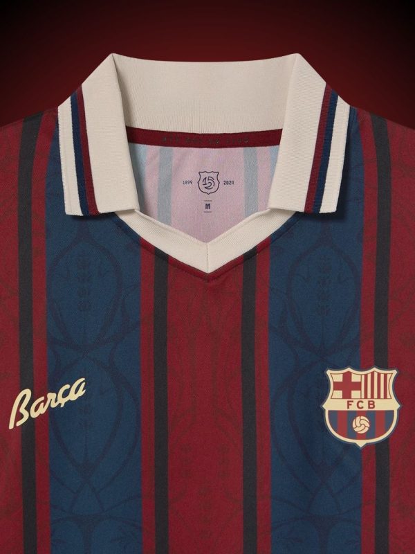 Barcelona vintage polo shirt with contrasting collar and V-neck design