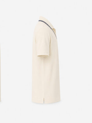One8 Off White Polo T Shirt - VIRAT EDITION 7 One8 Virat premium polo shirt with breathable cotton fabric, stylish collar, comfortable fit, only on TeeHub.